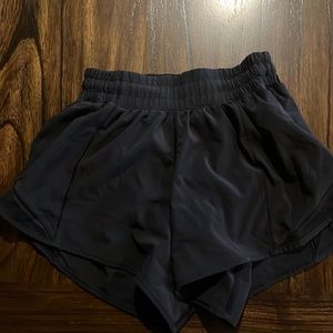 Lululemon size 4, 4 inch Hottie Hot shorts